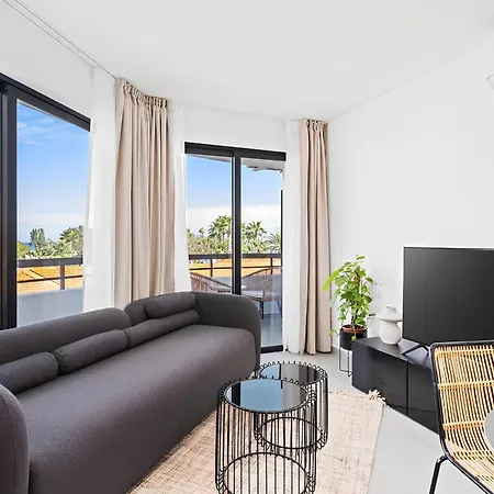 Finikoudes Marina View 201 Larnaca